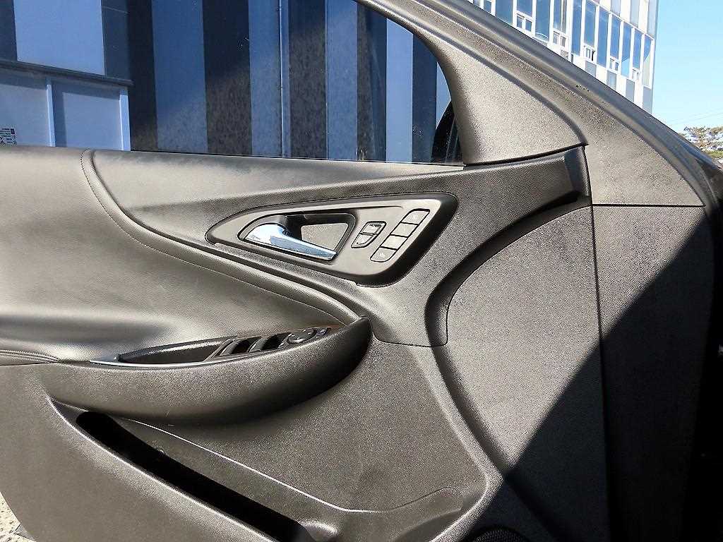 Chevrolet Malibu - Vista 11