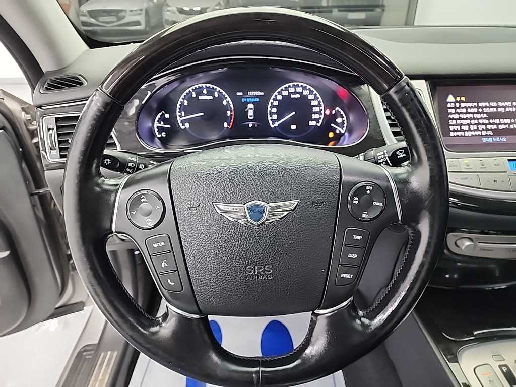 HYUNDAI Genesis - Vista 9