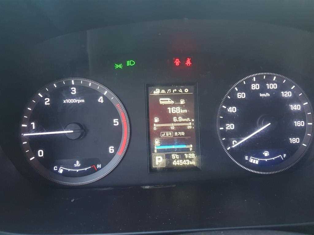 HYUNDAI Solati - Vista 6