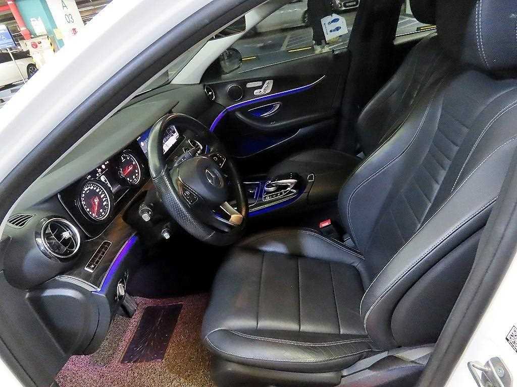 Mercedes Benz E class - Vista 6