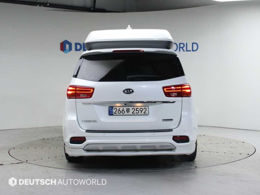 KIA Carnival - Vista 4
