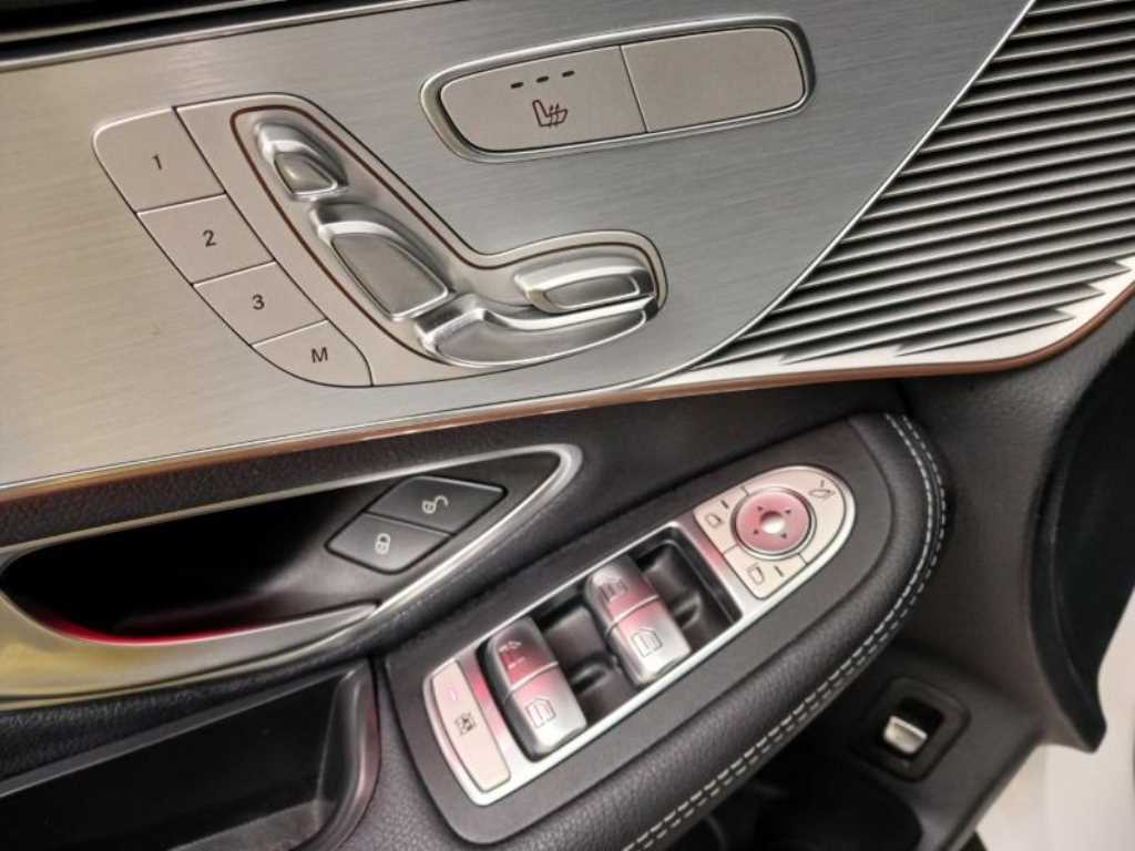 Mercedes Benz EQC - Vista 9