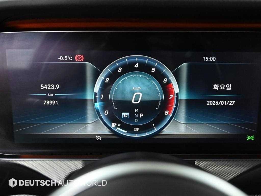 Mercedes Benz E class - Vista 8