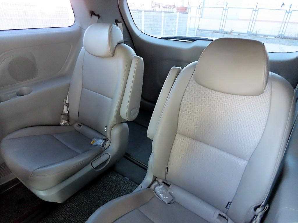 KIA Carnival - Vista 7