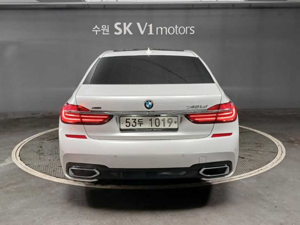 BMW 7 Series - Vista 3