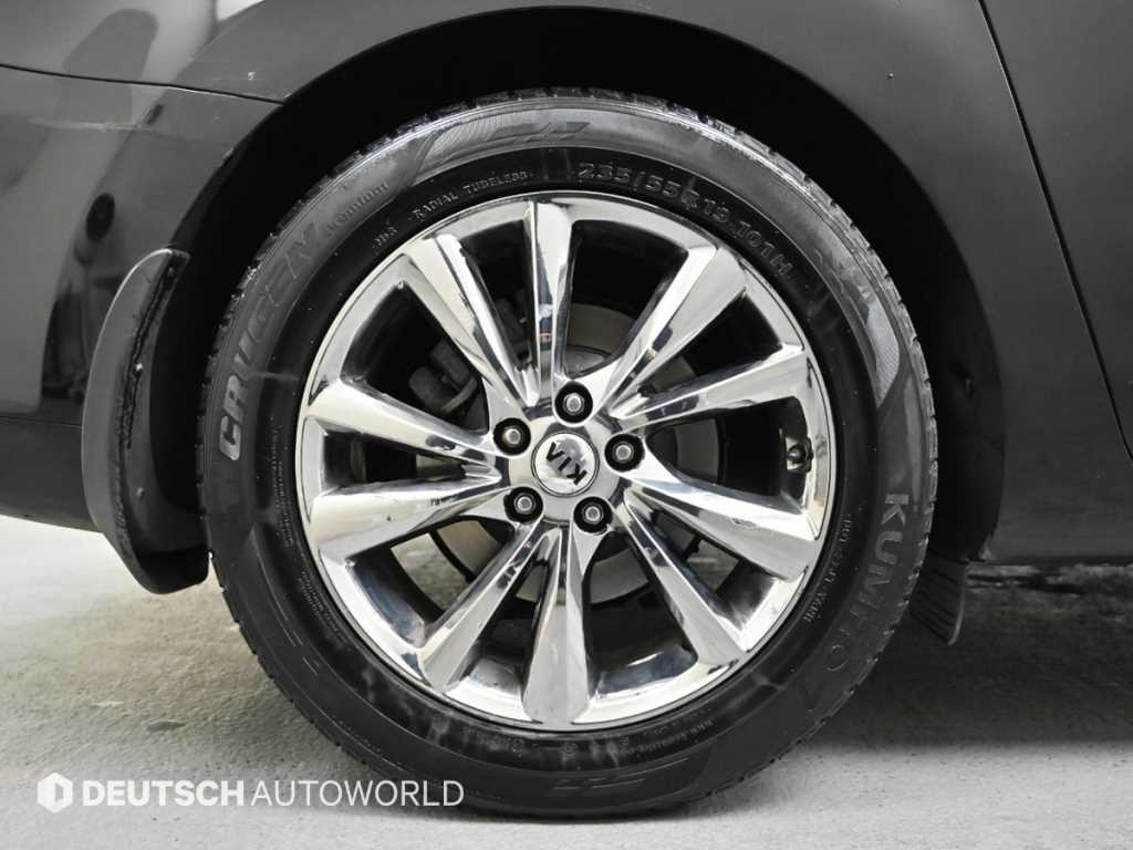 KIA Carnival - Vista 5