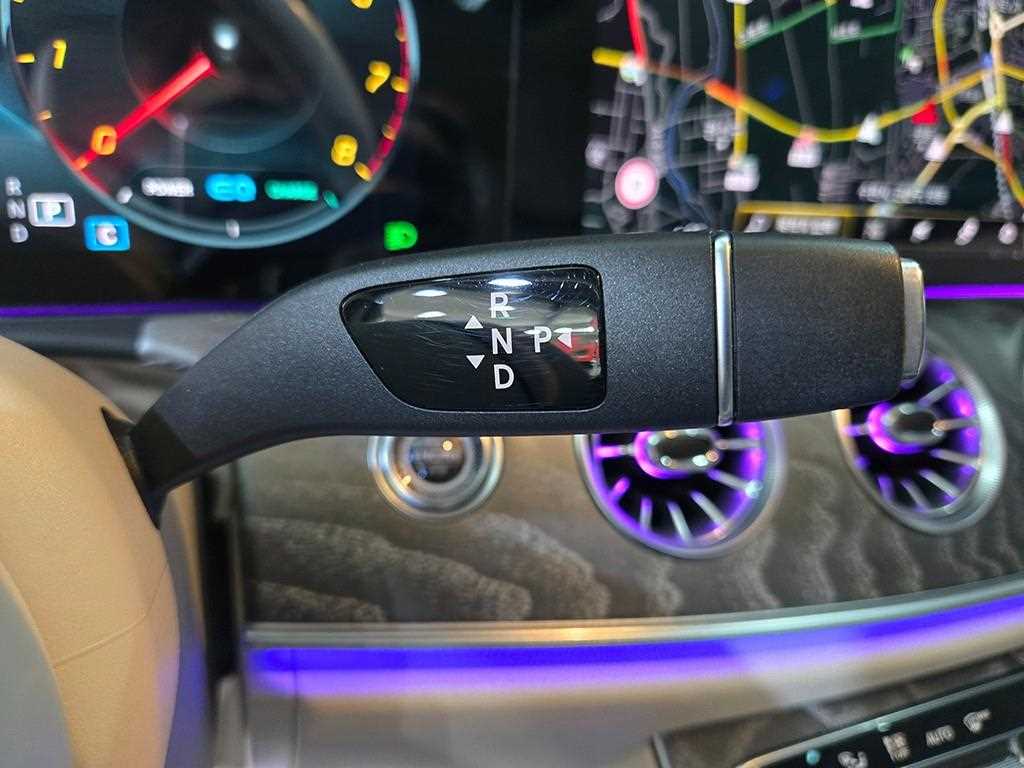 Mercedes Benz E class - Vista 12