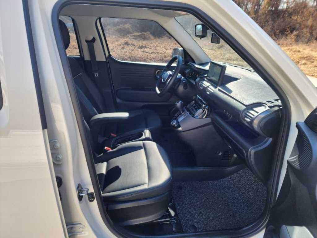 HYUNDAI Casper - Vista 12