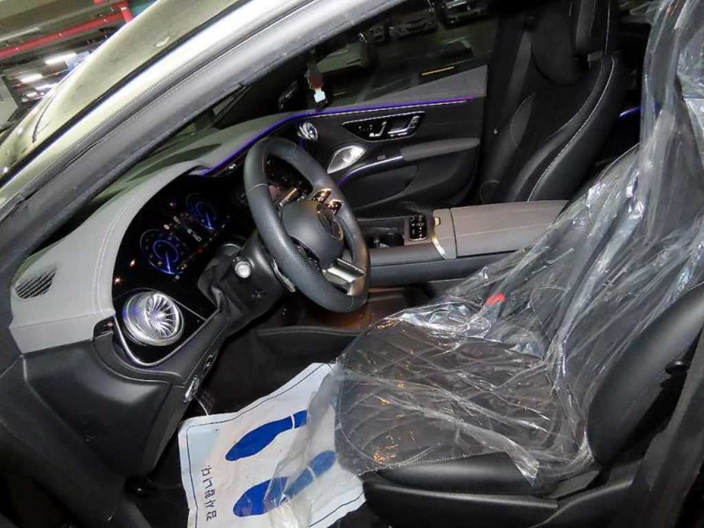 Mercedes Benz EQS - Vista 6