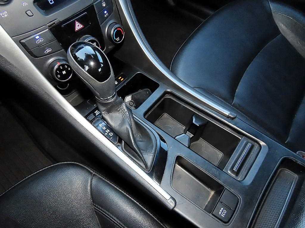 HYUNDAI Sonata - Vista 10