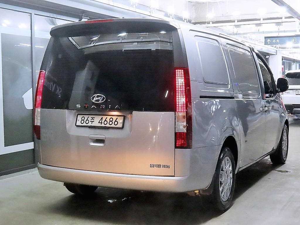 HYUNDAI Staria - Vista 4