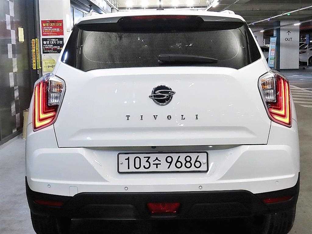 Ssangyong Tivoli - Vista 5