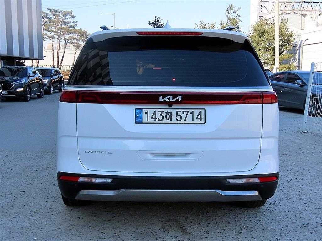 KIA Carnival - Vista 4