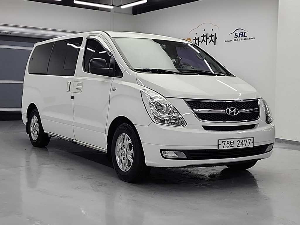 HYUNDAI Starex - Vista 4