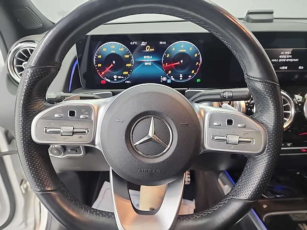 Mercedes Benz GLB Class - Vista 9