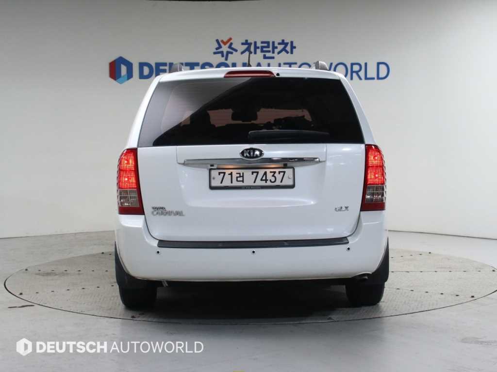 KIA Carnival - Vista 4