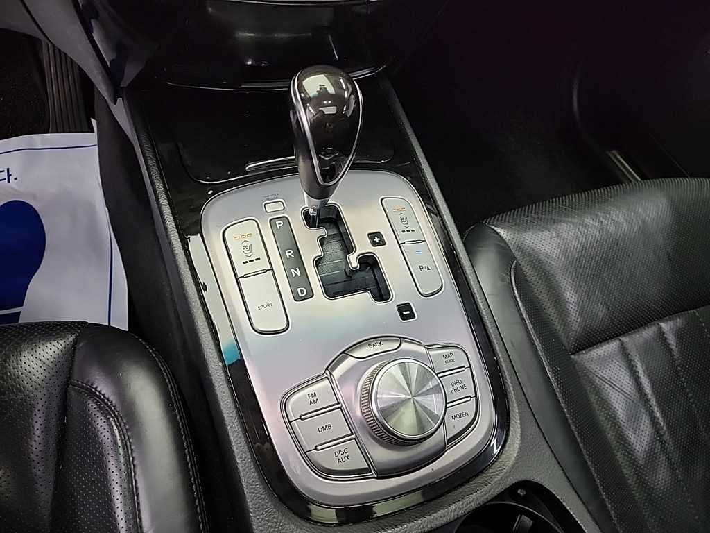 HYUNDAI Genesis - Vista 8