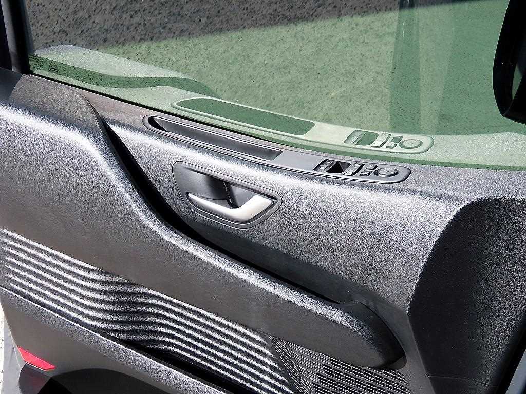 HYUNDAI Staria - Vista 12