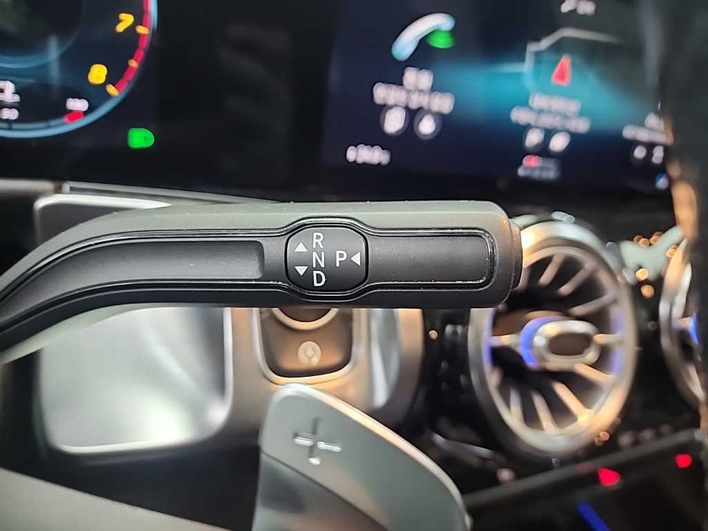 Mercedes Benz GLB Class - Vista 8