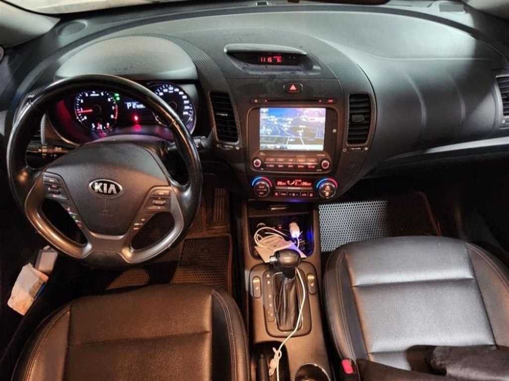 KIA K3 - Vista 4
