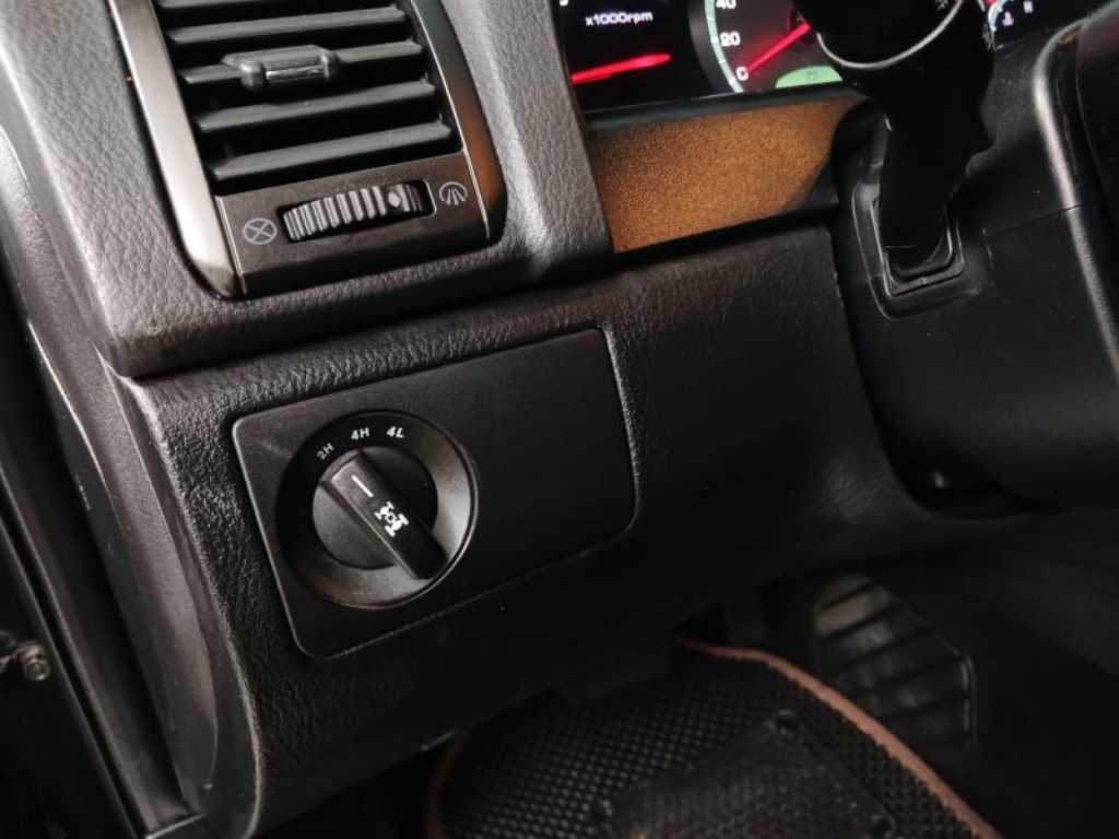 Ssangyong Rexton - Vista 12