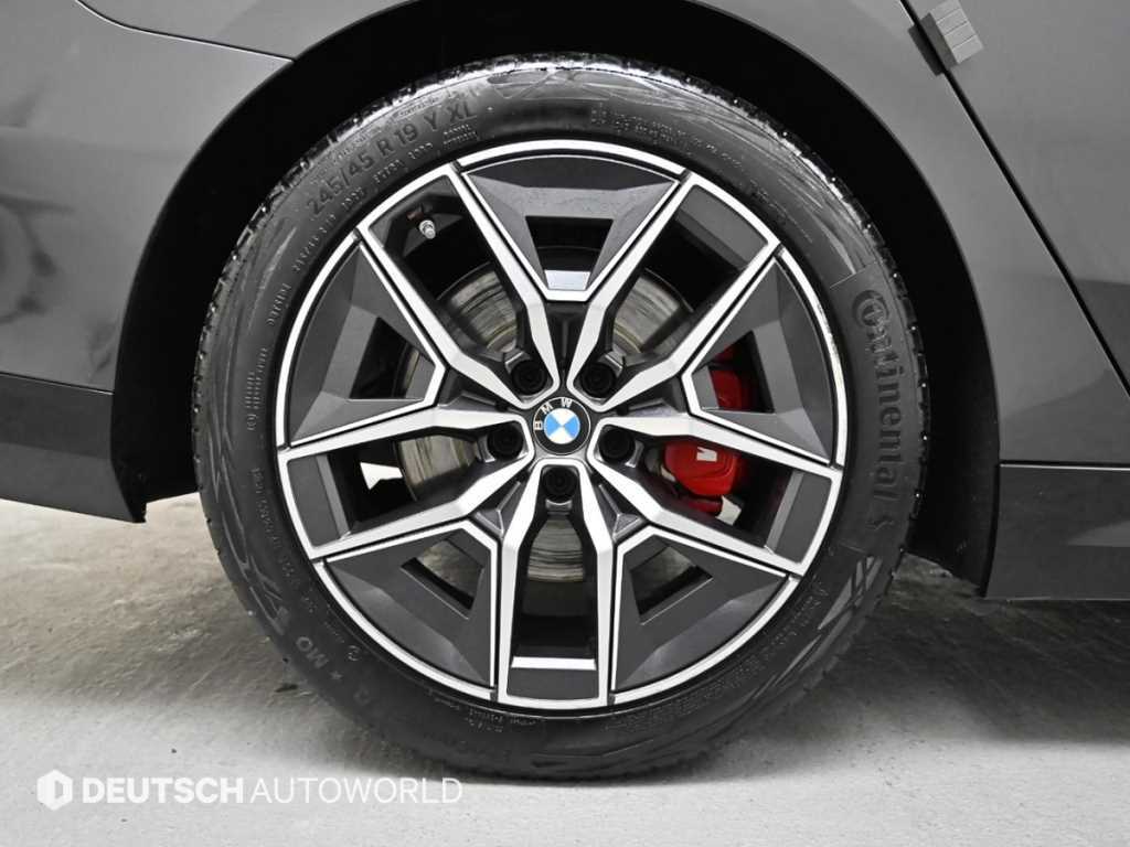 BMW 5 Series - Vista 5