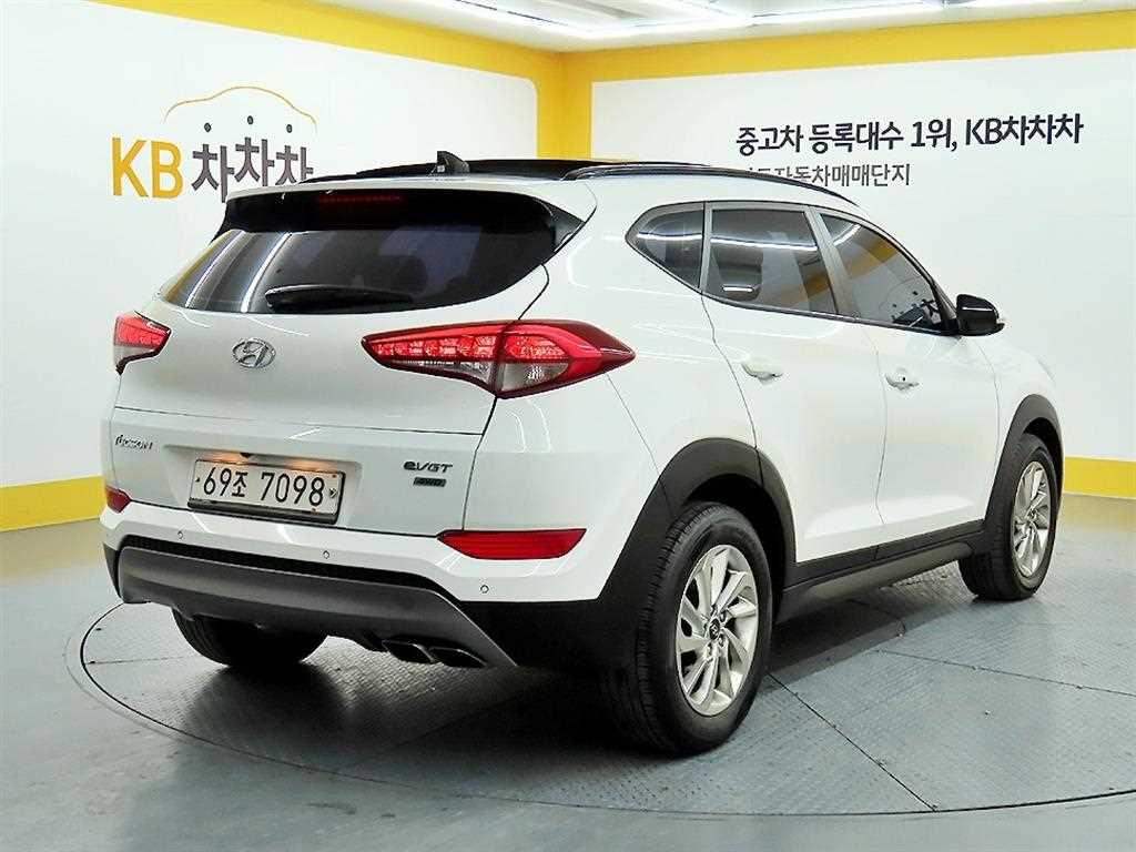HYUNDAI Tucson - Vista 4