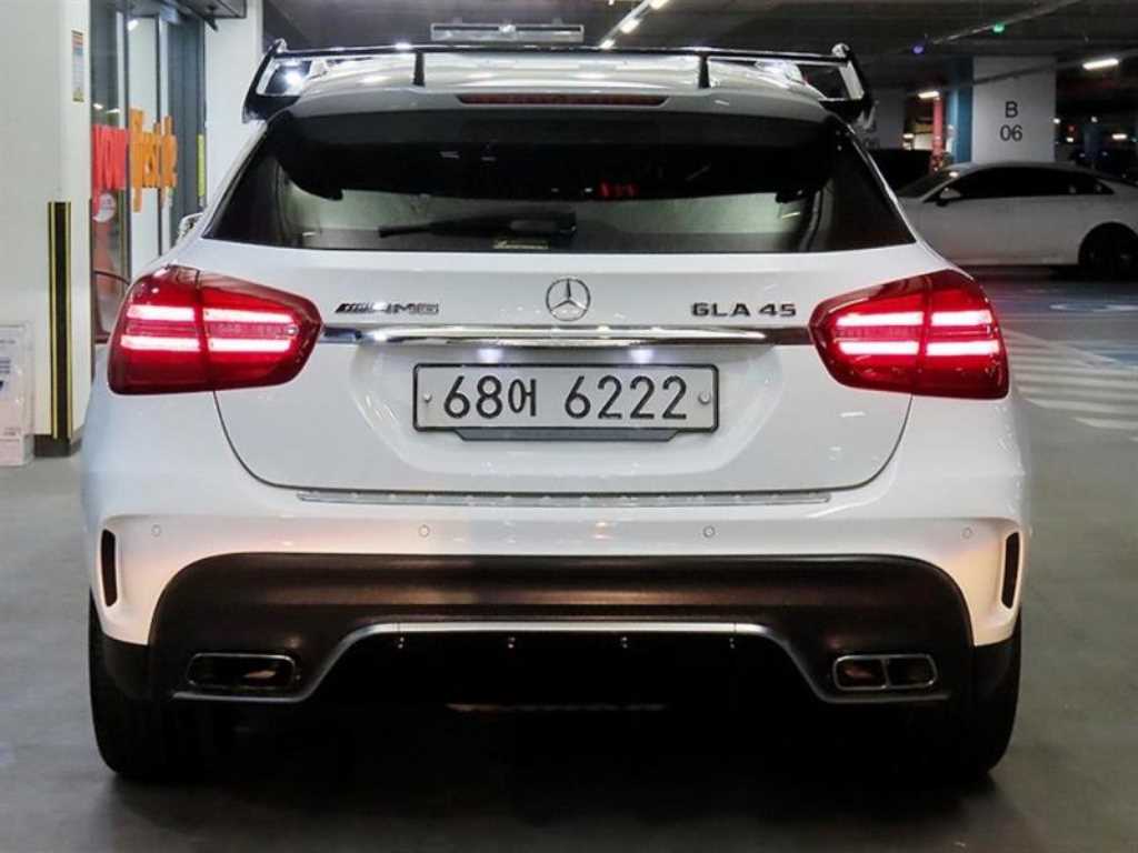 Mercedes Benz GLA Class - Vista 5