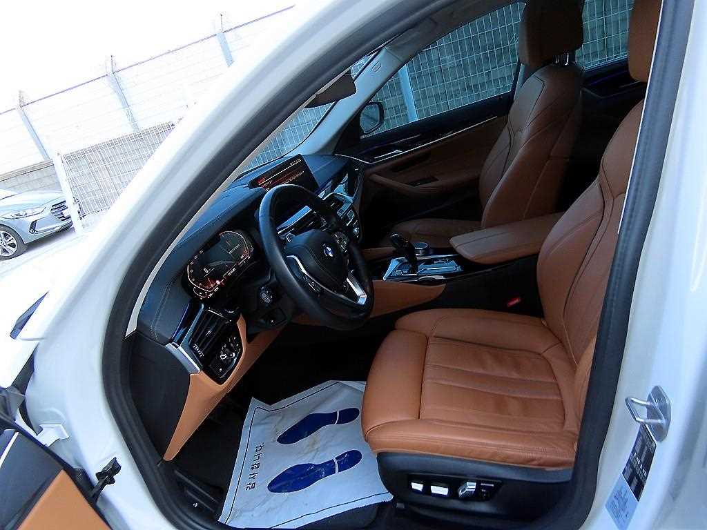 BMW 5 Series - Vista 5