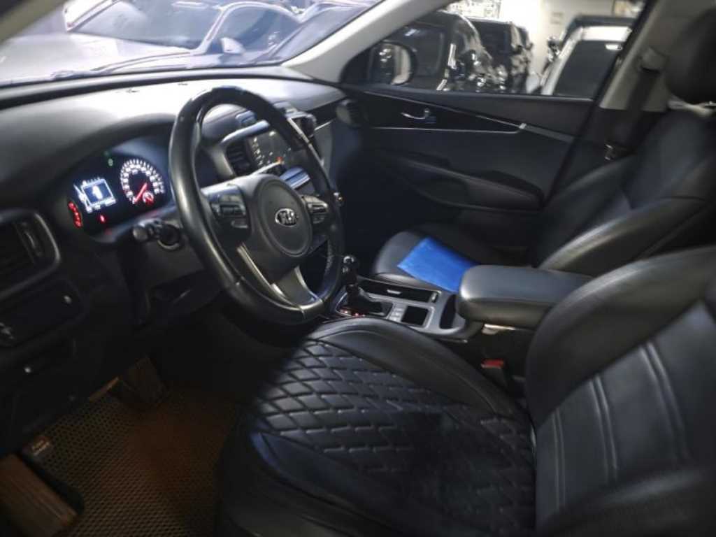 KIA Sorento - Vista 8