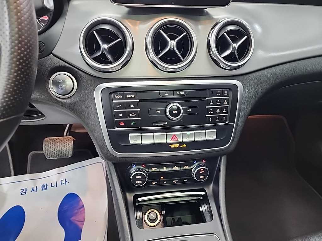 Mercedes Benz GLA Class - Vista 10