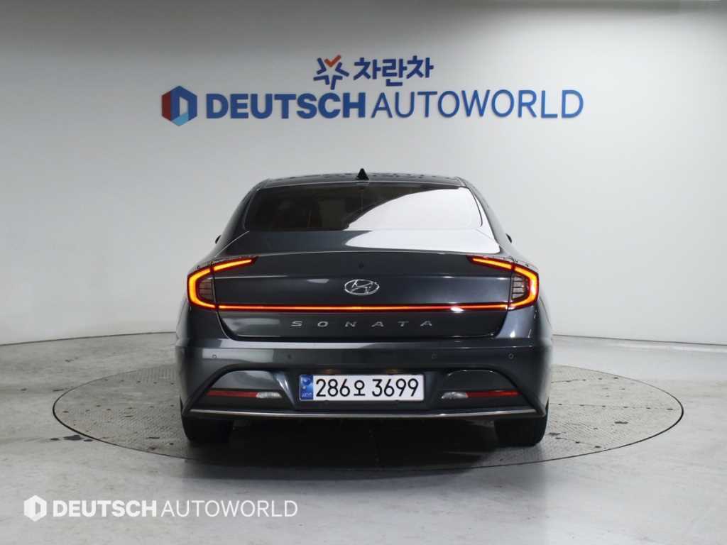 HYUNDAI Sonata - Vista 4