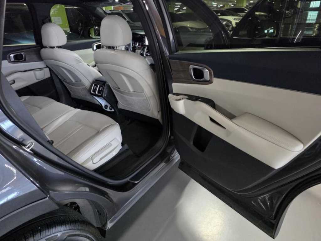 KIA Sorento - Vista 8