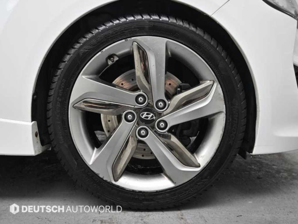 HYUNDAI Veloster - Vista 5