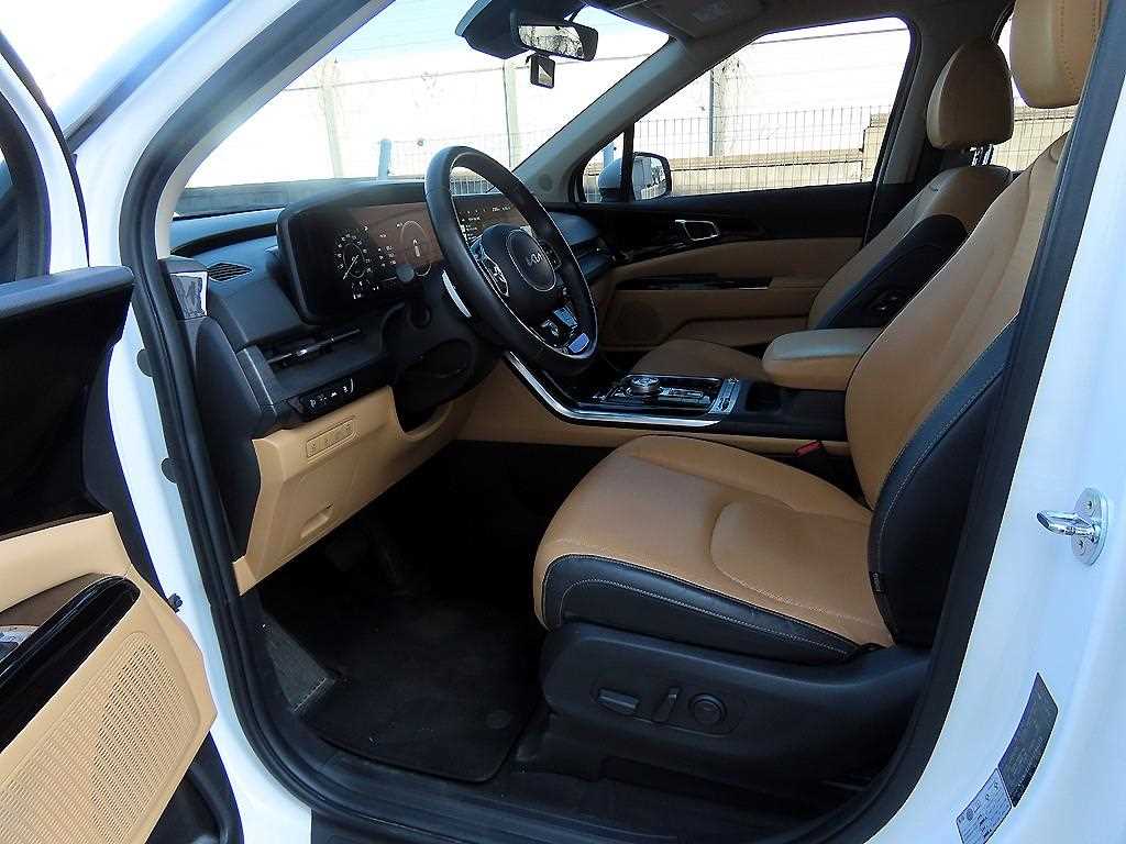 KIA Carnival - Vista 5