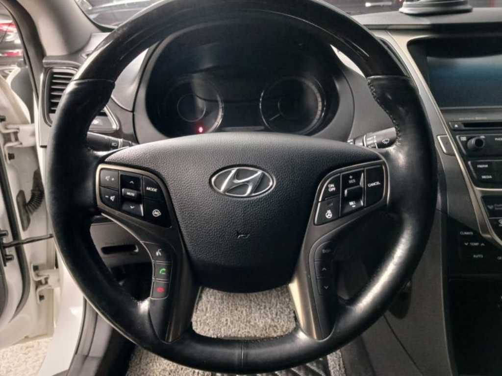 HYUNDAI Grandeur - Vista 11