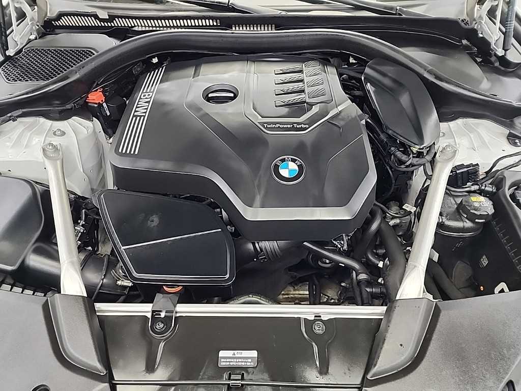 BMW 5 Series - Vista 5