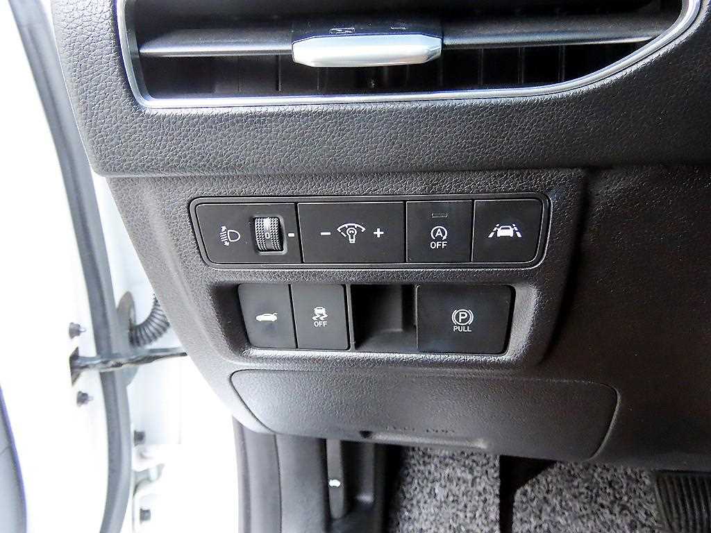 HYUNDAI Sonata - Vista 12