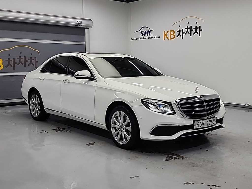 Mercedes Benz E class - Vista 4