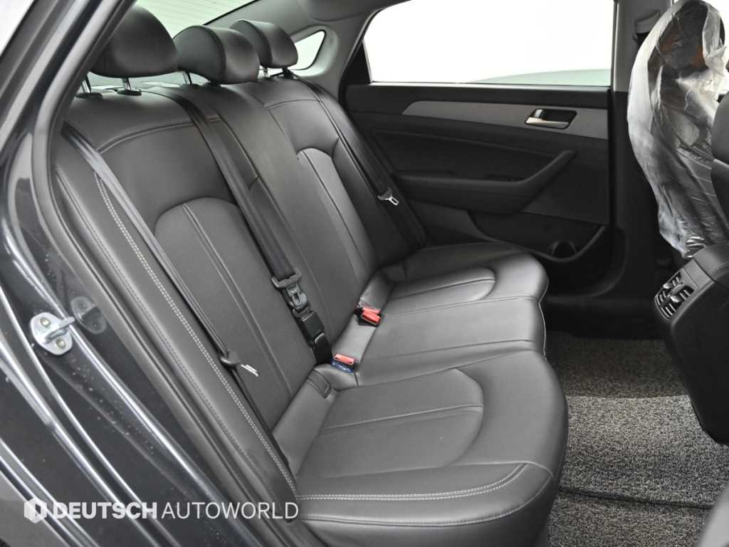 HYUNDAI Sonata - Vista 12