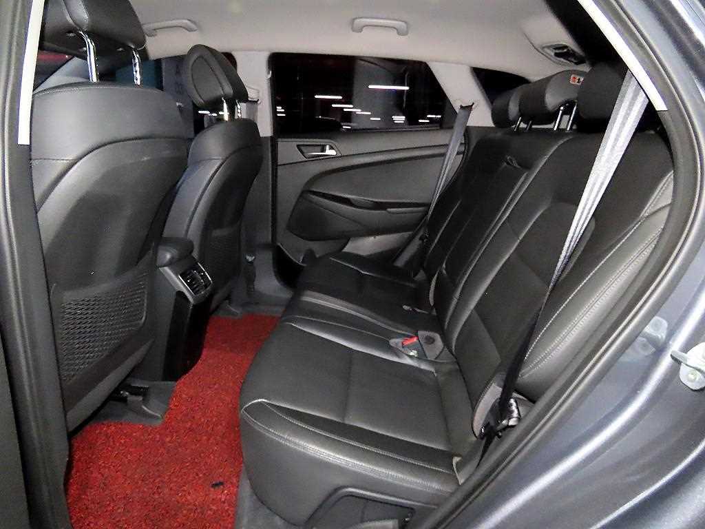 HYUNDAI Tucson - Vista 7