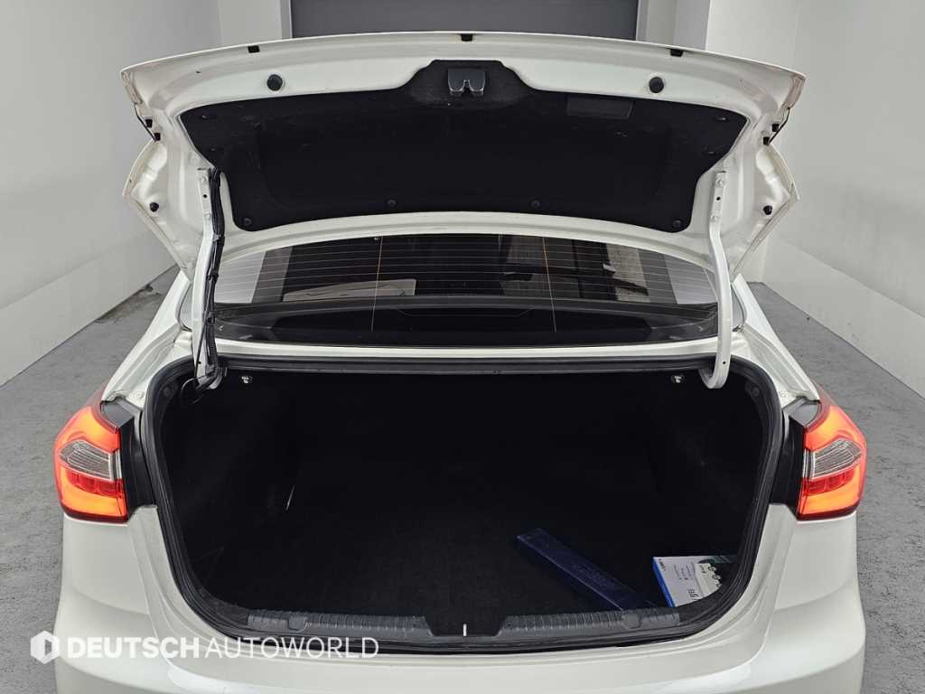 KIA K3 2015 Blanco - Importación desde Corea - HF Imports Iquique - Foto 20