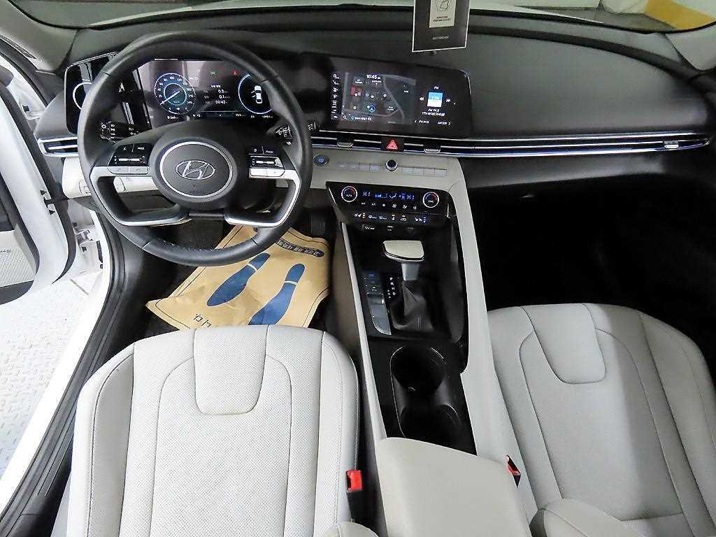 HYUNDAI Avante - Vista 7