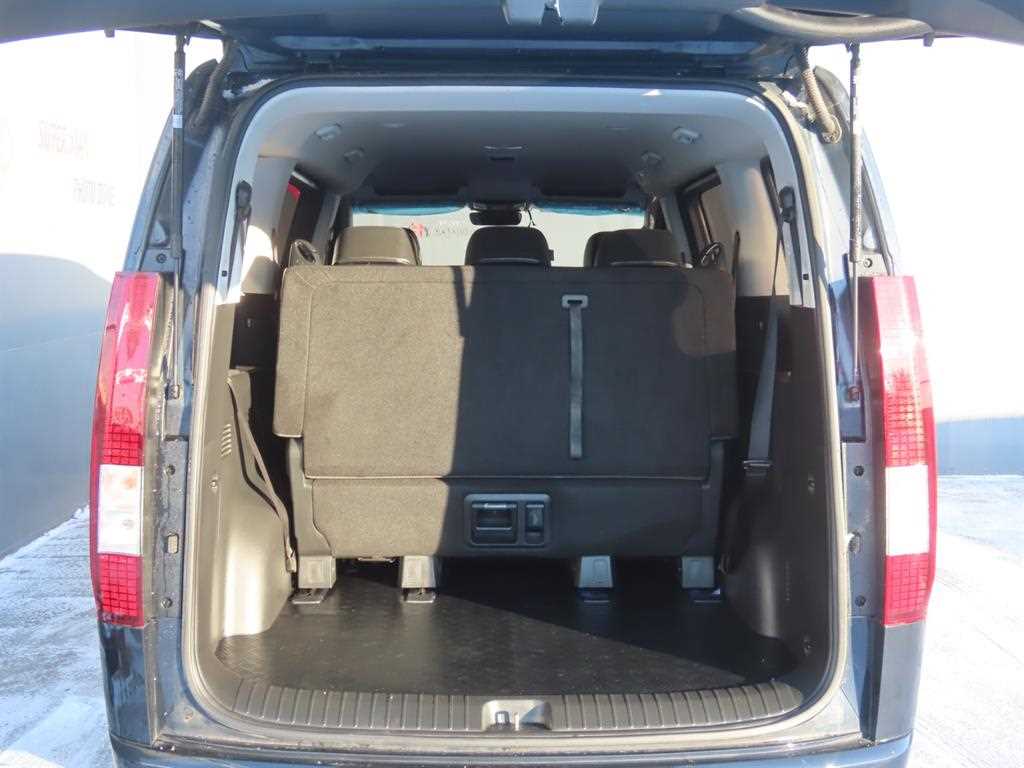 HYUNDAI Staria - Vista 5