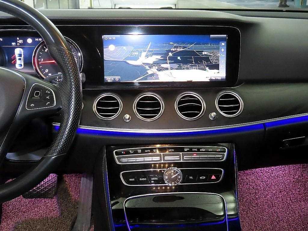 Mercedes Benz E class - Vista 11