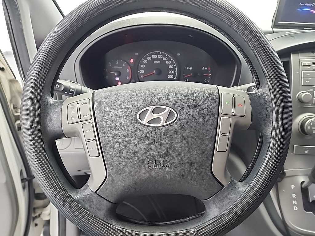 HYUNDAI Starex - Vista 9