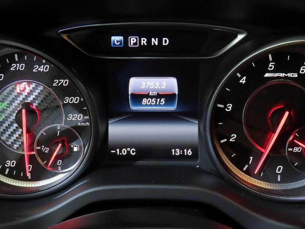 Mercedes Benz GLA Class - Vista 9