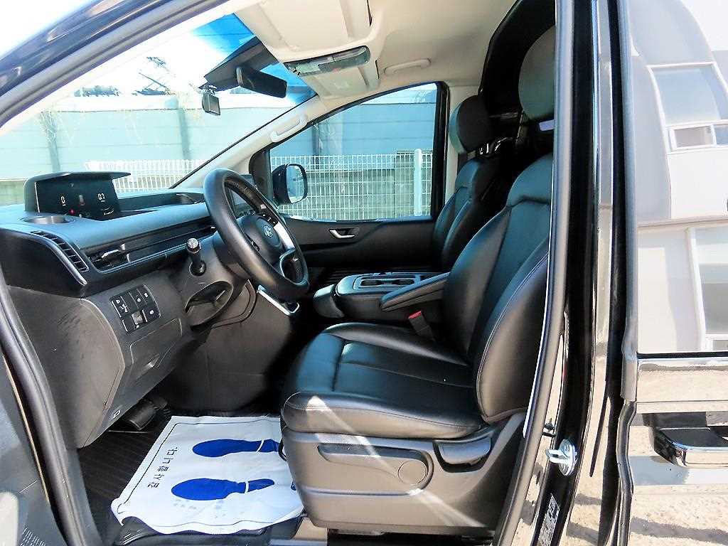 HYUNDAI Staria - Vista 5