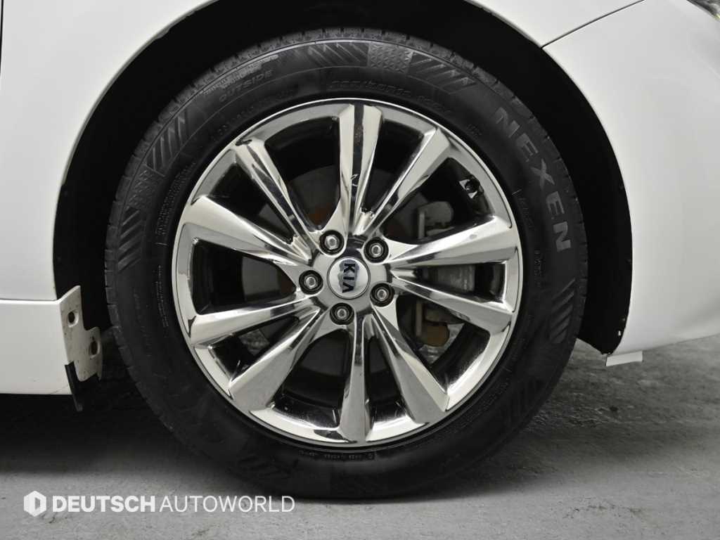 KIA Carnival - Vista 5