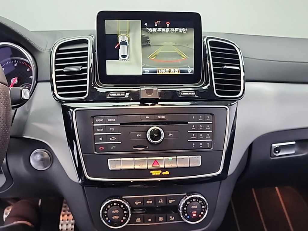 Mercedes Benz GLE Class - Vista 10